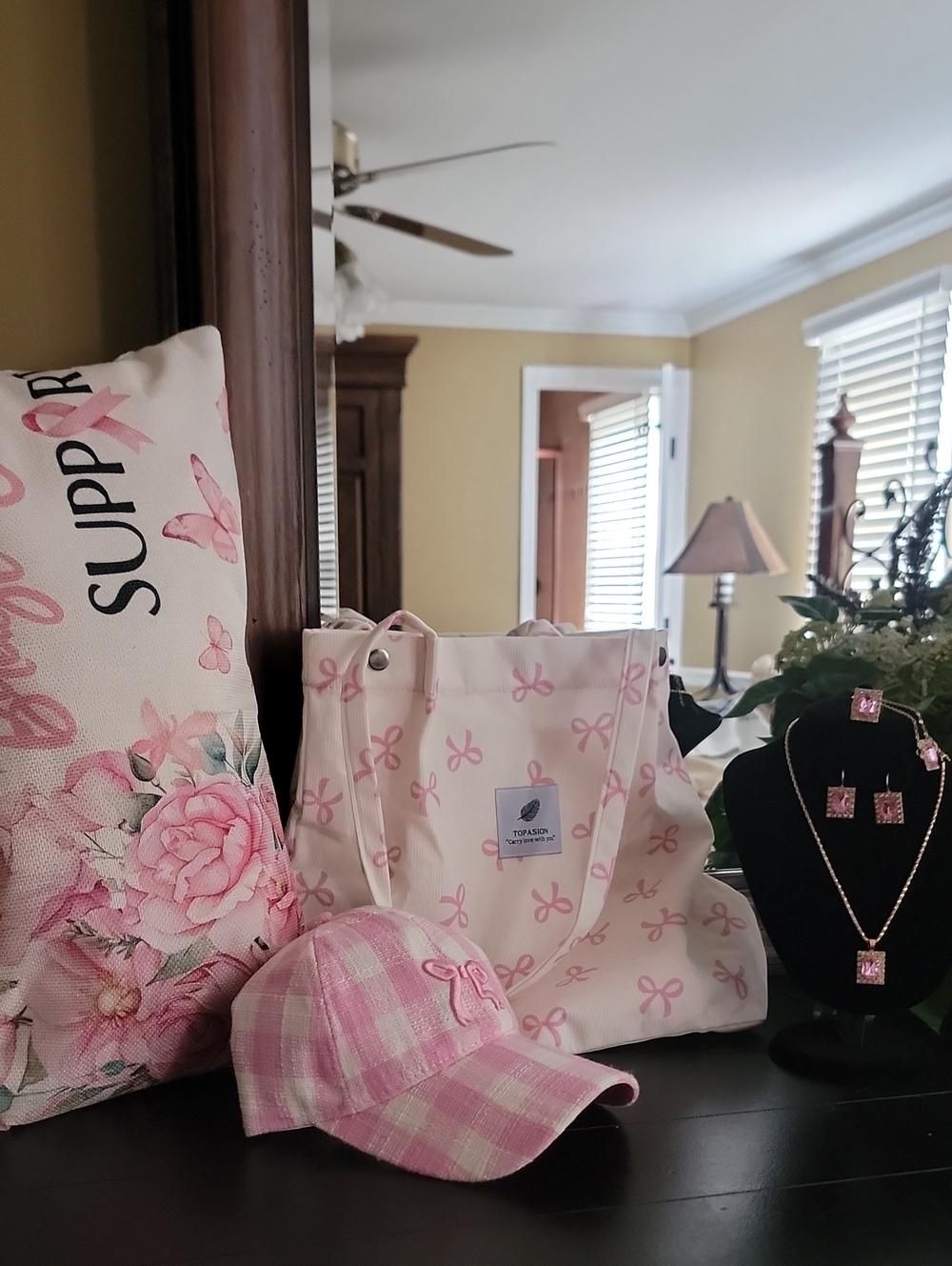 GIFTABLE TOTES Cancer Pink Ribbon Print Tote and Cap Set